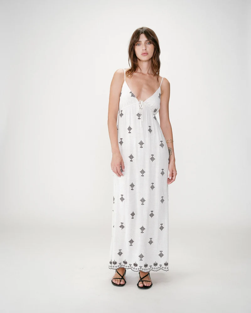 Robe longue bohème évasée à broderies chocolat Wilora
