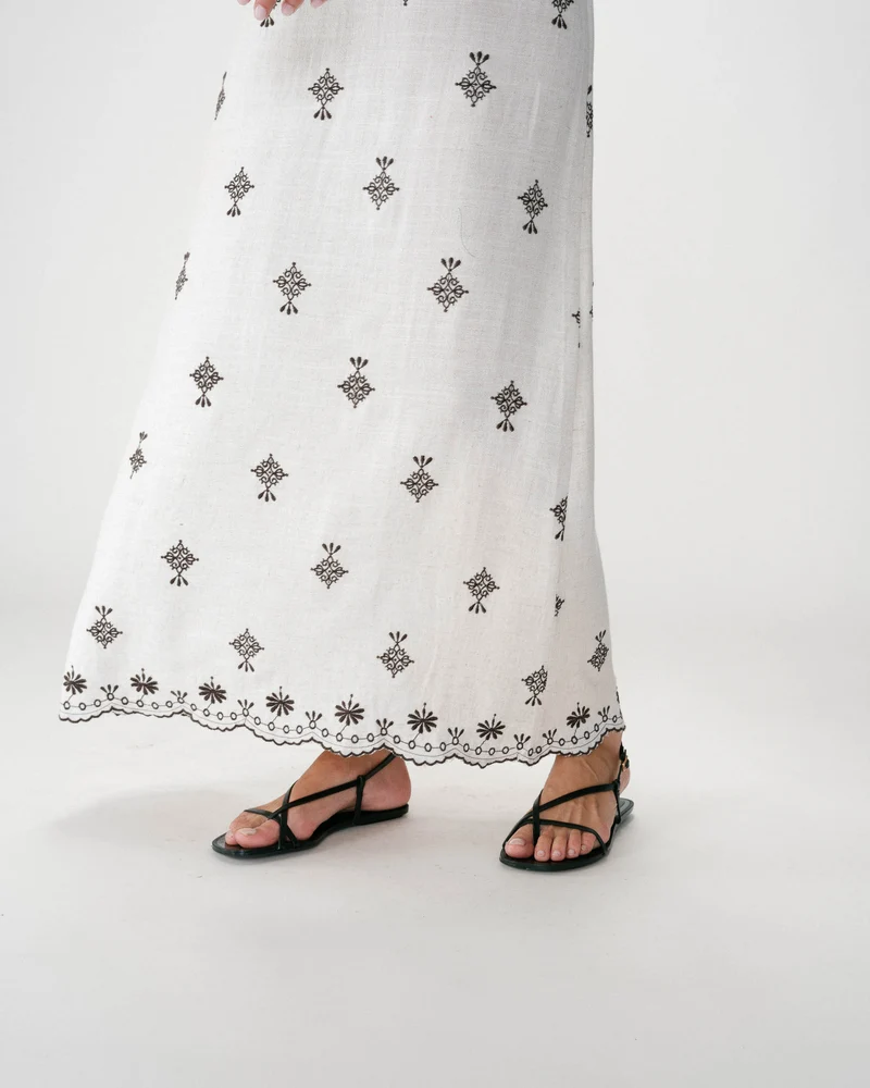 Robe longue bohème évasée à broderies chocolat Wilora