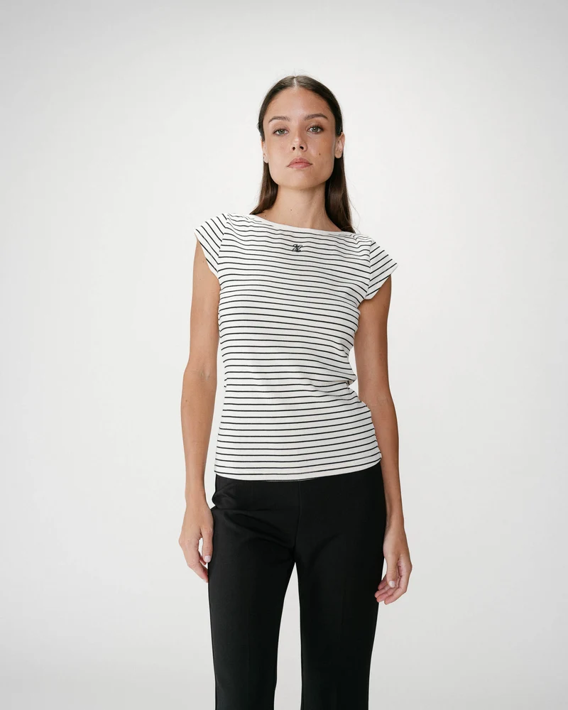 T-shirt col bateau ajusté à rayures ecru Wake