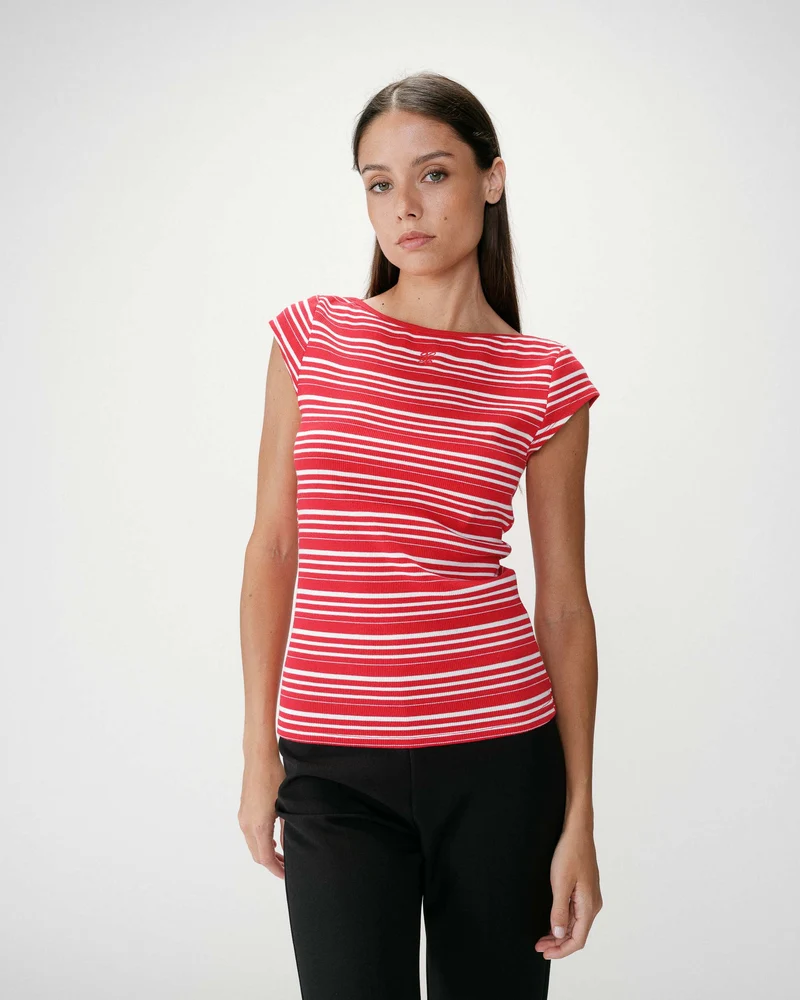 T-shirt col bateau ajusté à rayures rouge Wake