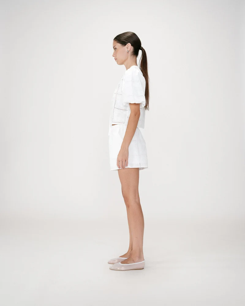 Short large en coton brodé poches italiennes white Wyler