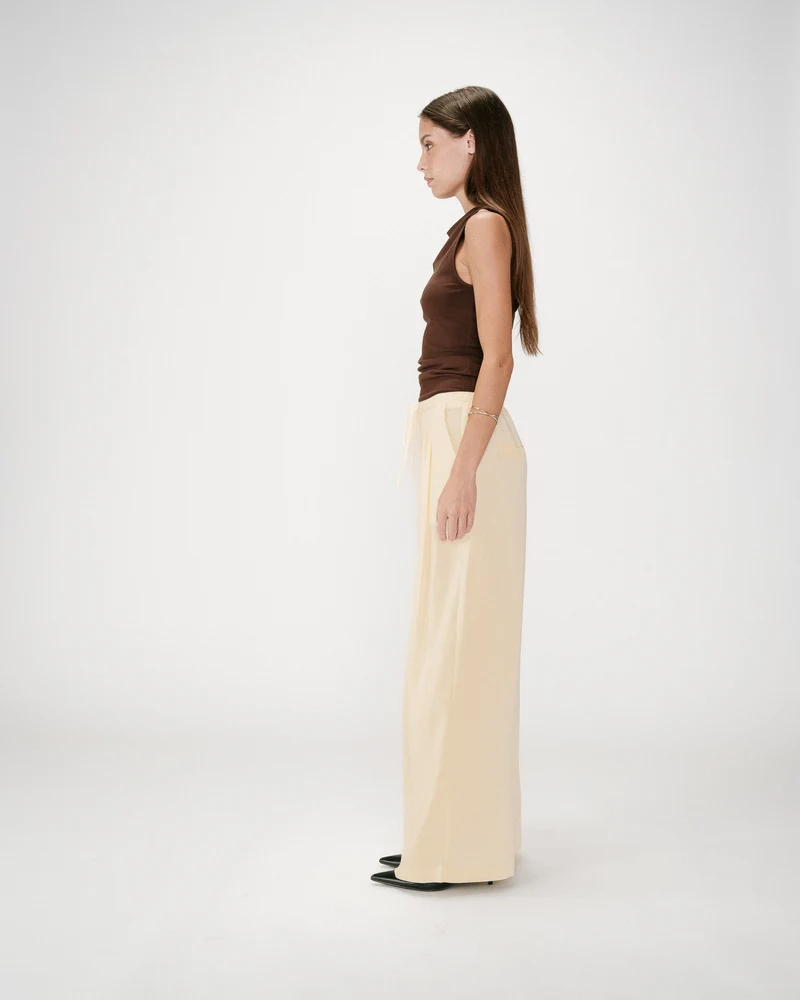 Pantalon tailleur en lin fluide jaune Wally