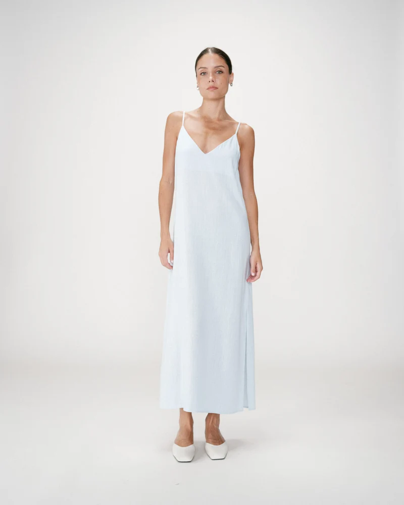 Robe longue en lin col V dos nu à nouer ciel Wendra