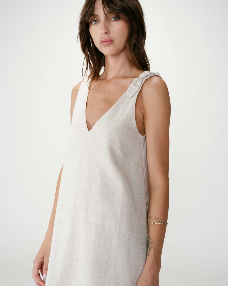 Robe courte évasée en lin col V sable Wynette