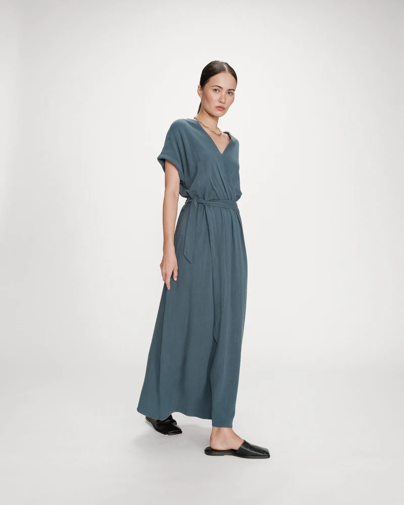 Robe longue portefeuille ceinturée emeraude Pollen