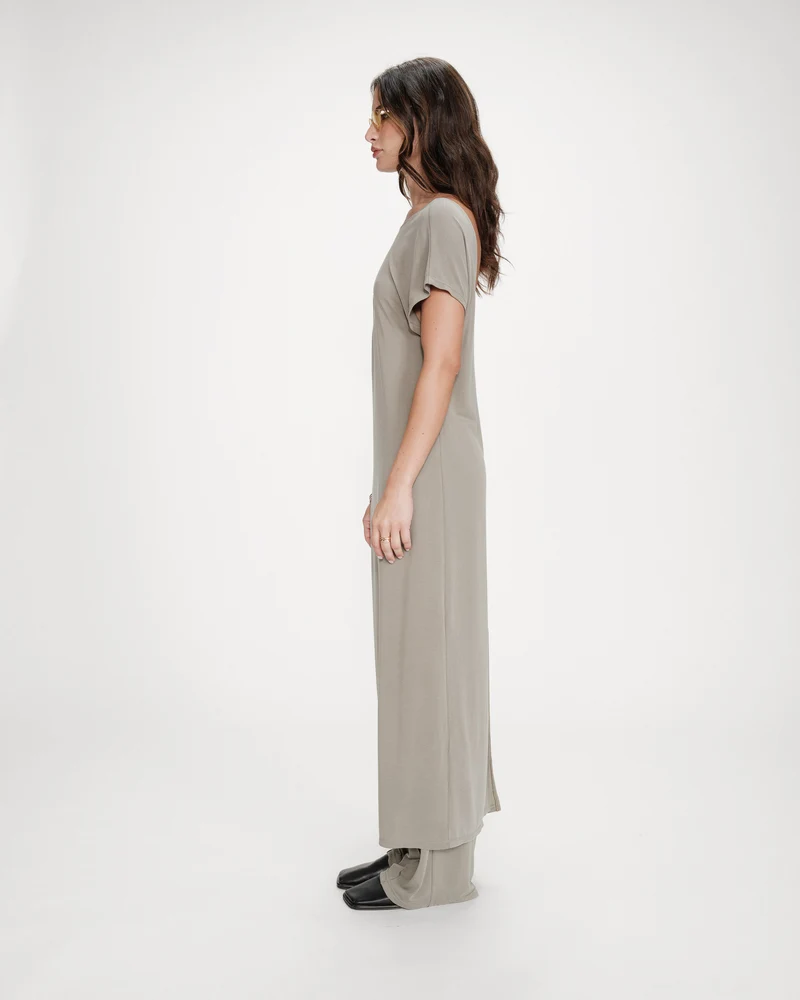Robe longue légère en modal manches courtes kaki Peace