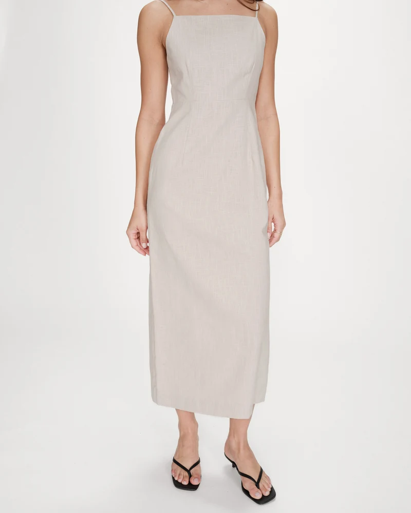 Robe longue en lin ajustée col carré sable Veranys