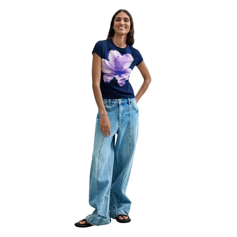 T-shirt court à col rond en coton bleu pour femme de la marque Desigual