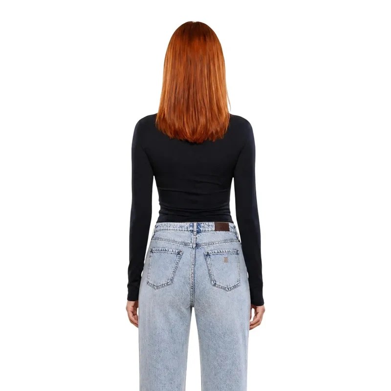 Devinez le haut à manches longues en viscose noire pour femmes Guess Active