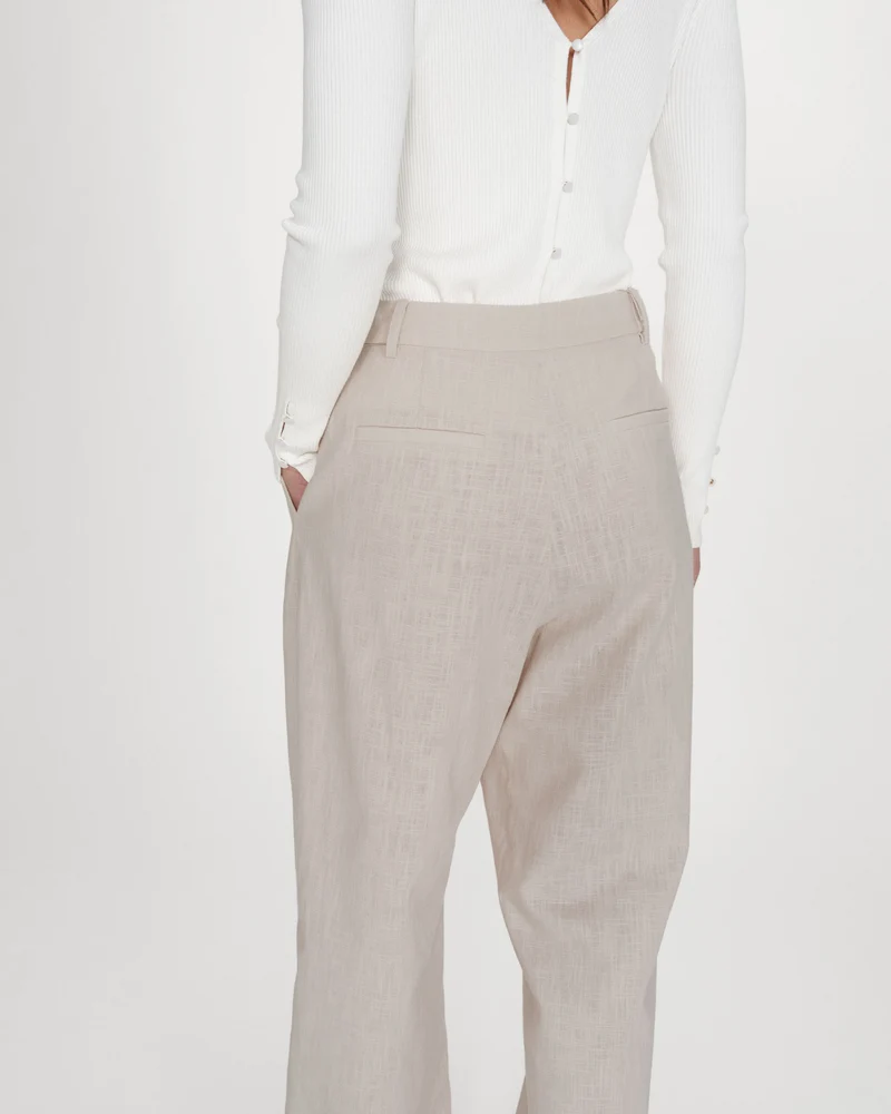Pantalon tailleur à plis en lin et coton sable Vanelis