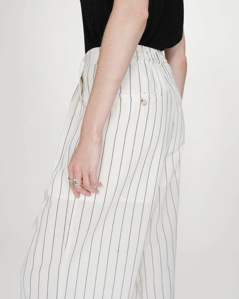 Pantalon tailleur droit en lin à fines rayures white Very