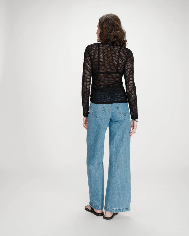 Top en dentelle ajusté boutonné col V noir Venezia