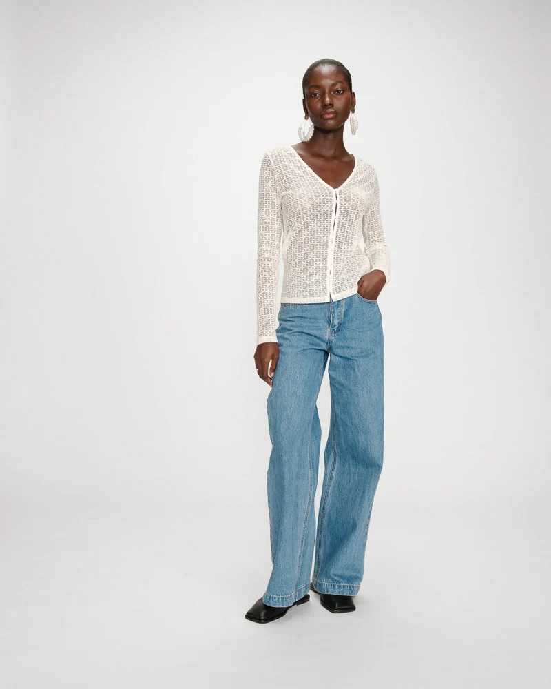 Top en dentelle ajusté boutonné col V ecru Venezia