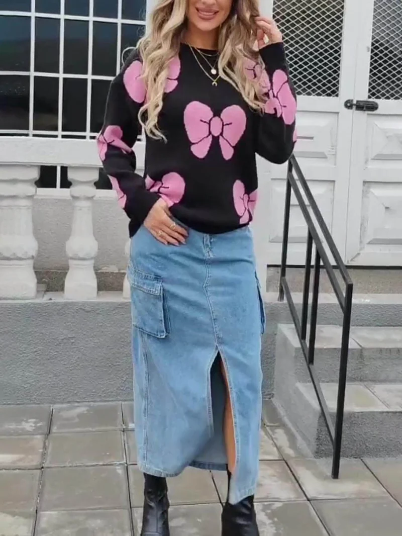 Classic Fashionable Loose Round Neck Knitted Bow Sweater
