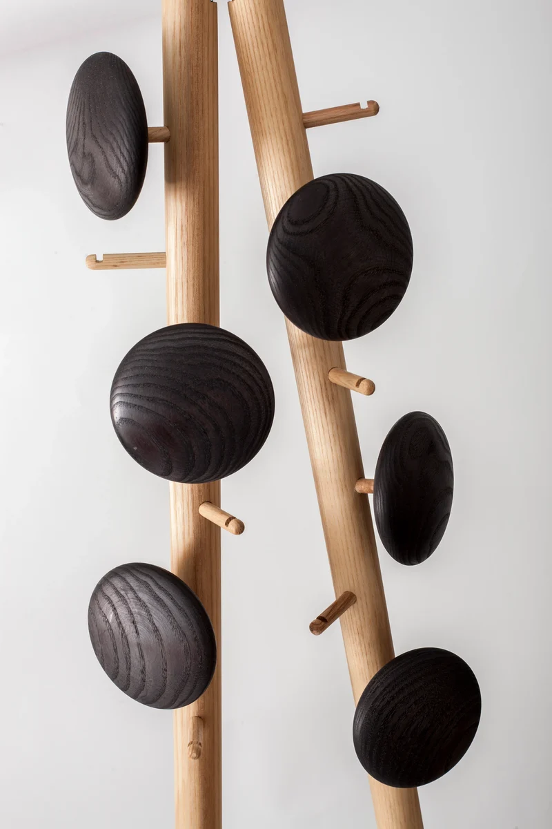Porte-manteaux Mobile Johnny Stecchino | Frêne massif huilé - Studio Ventotto