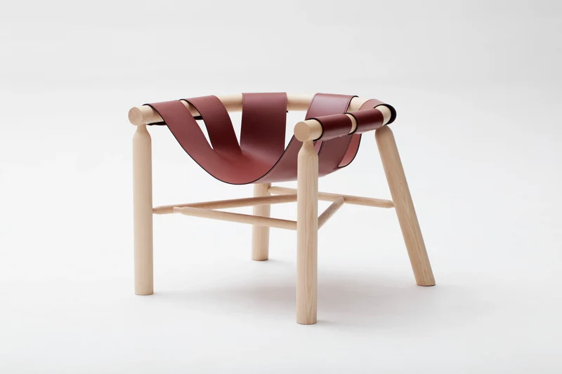 Fauteuil Ninna | Frêne massif tourné et Cuir | Design Carlo Contin