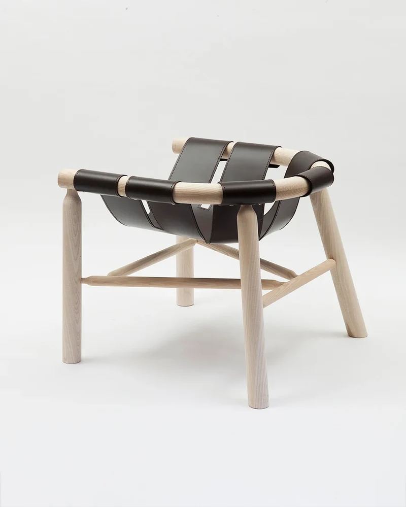 Fauteuil Ninna | Frêne massif tourné et Cuir | Design Carlo Contin