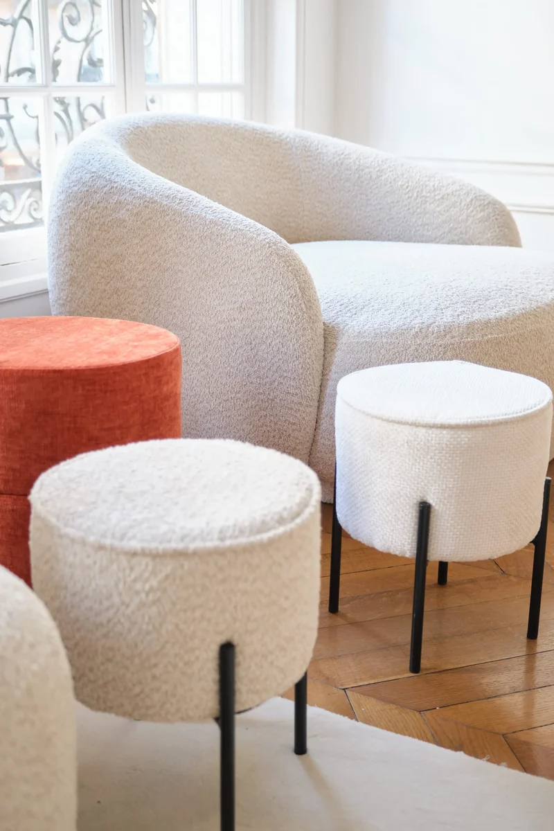 Abel Pouf rond en tissu chenille blanc pieds en m tal