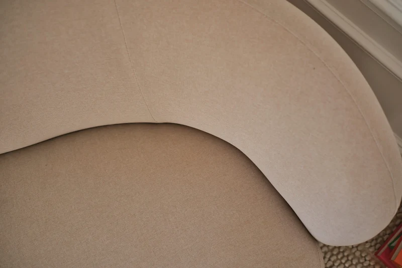 Canap design tissu beige Bianca