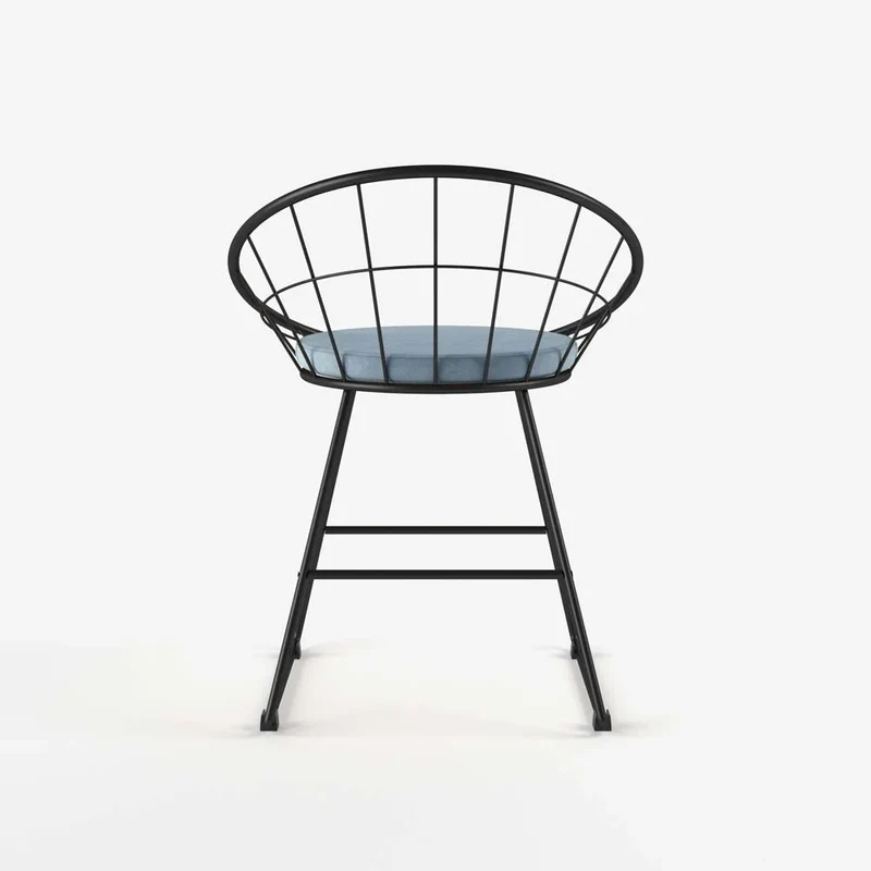 Chaise en métal et velours bleu perle