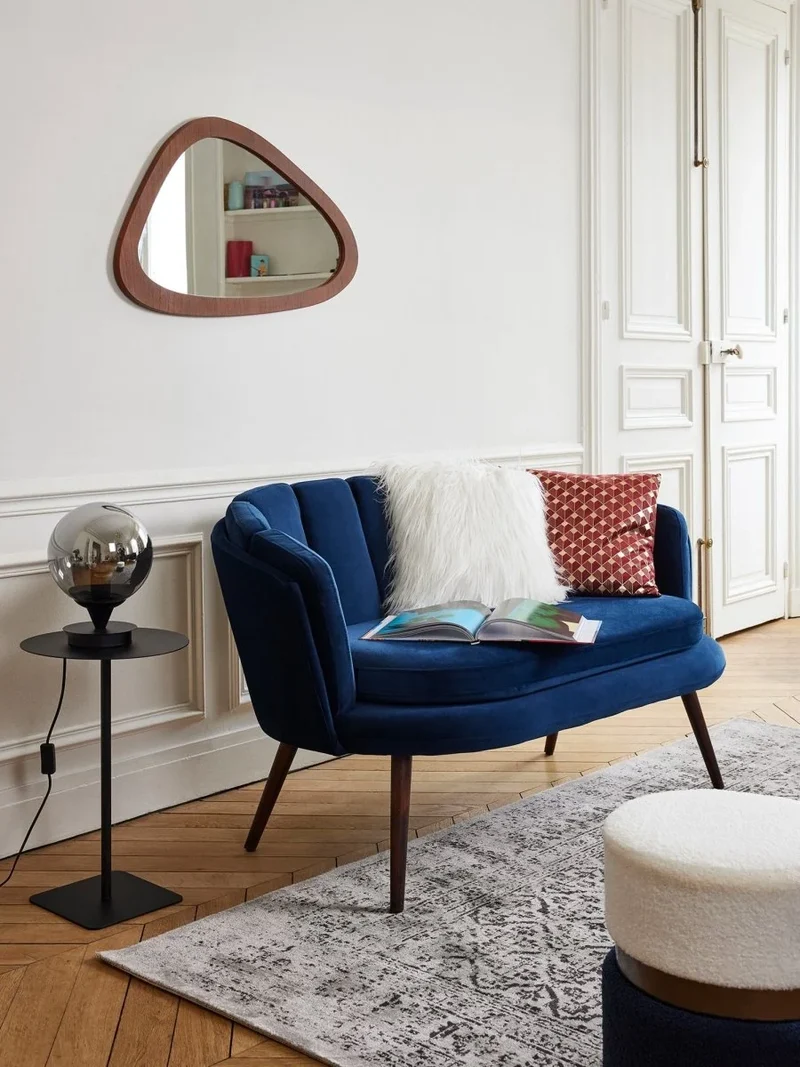 Lampe à poser design en métal noir et verre fumé