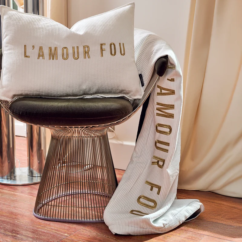 Coussin velours brodé Amour Fou