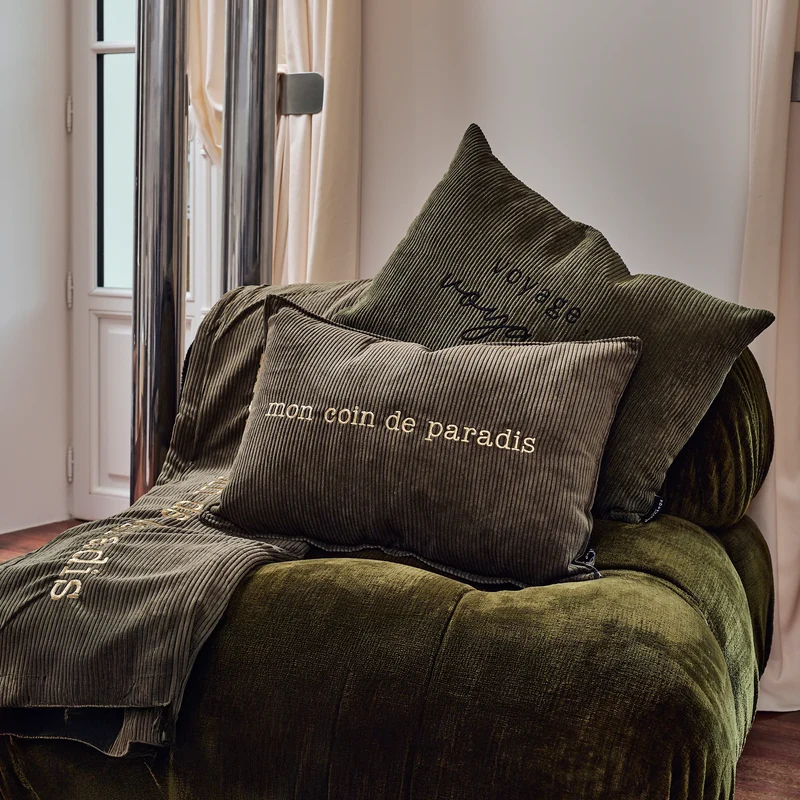 Coussin velours brodé Coin Paradis