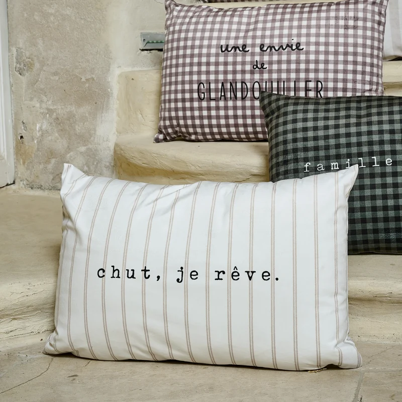 Coussin velours Chut Je Rêve