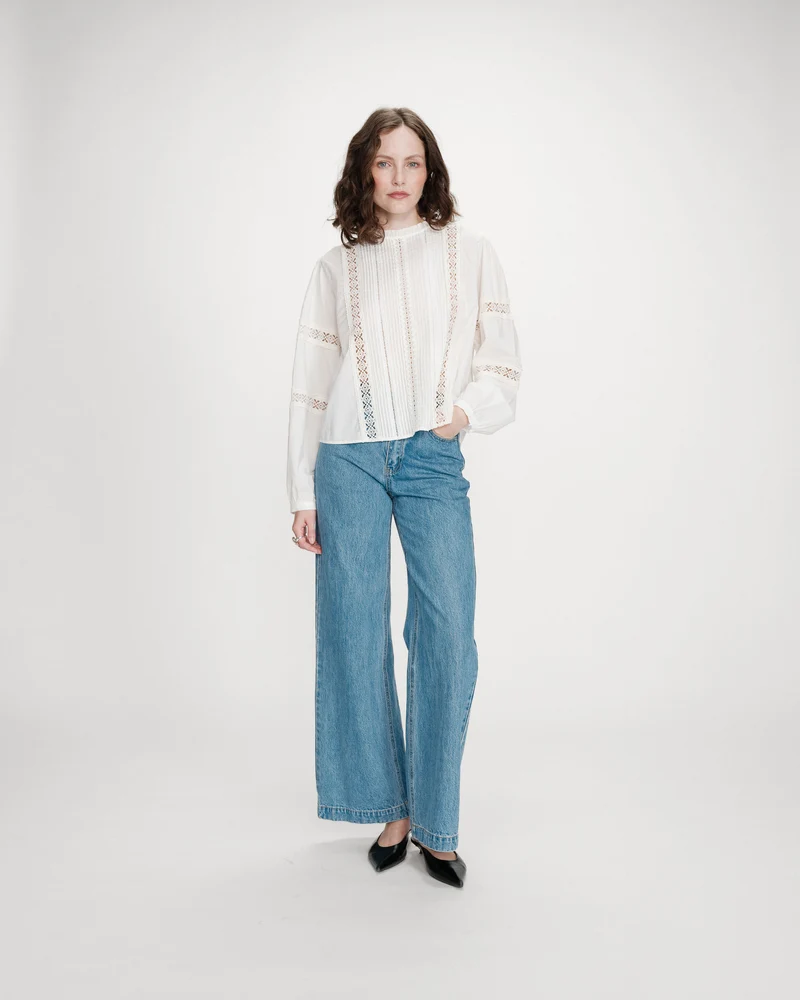 Blouse col à volants avec dentelle ivoire Velma