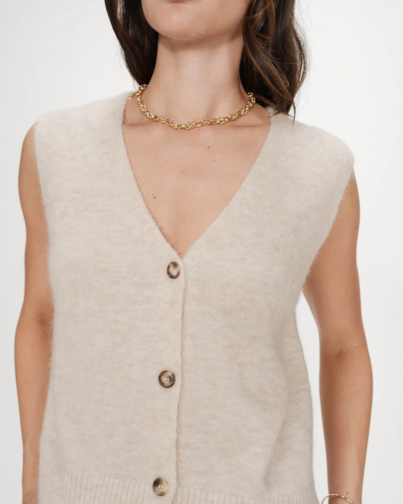 Cardigan sans manches boutonné col V sable Nars