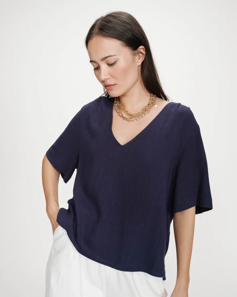 Top manches courtes fluide col V marine Violon