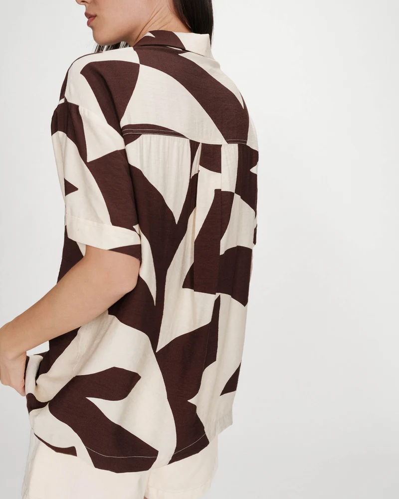 Chemise imprimée graphique chocolat Veil