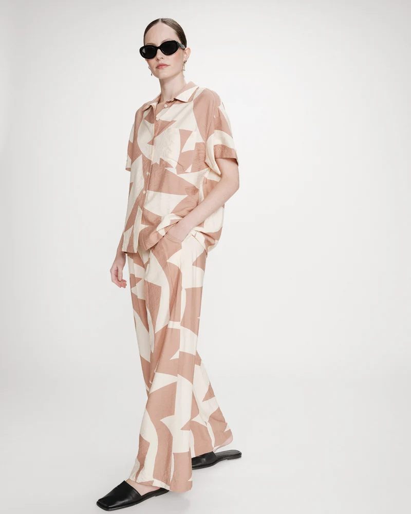 Chemise imprimée graphique mocha Veil