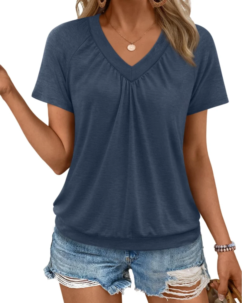 Rhea Top Femme – T-shirt Col V Plissé, Coupe Fluide Élégante & Confort Été