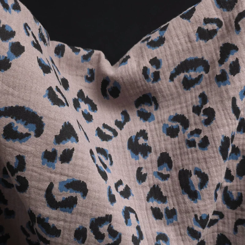 Tissu double gaze 100 % Coton | Imprimé Léopard Bleu | Taupe