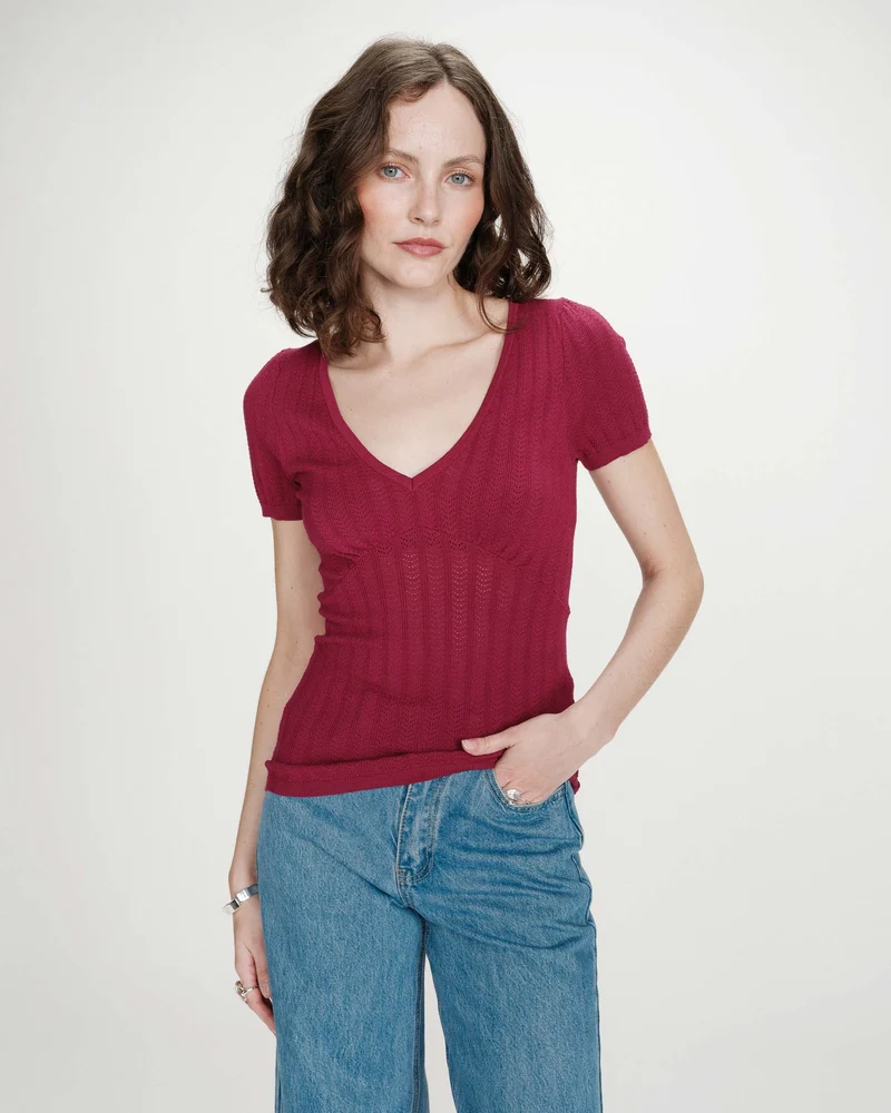 Pull ajusté à fronces manches courtes col V pivoine Velyor