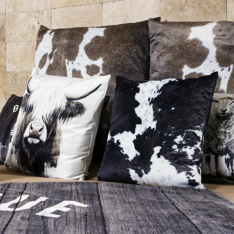 Coussin Velours Peau De Vache Wengen