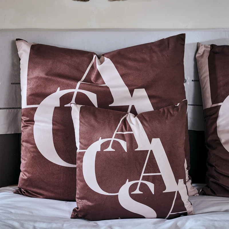 Coussin velours Sancta Casa