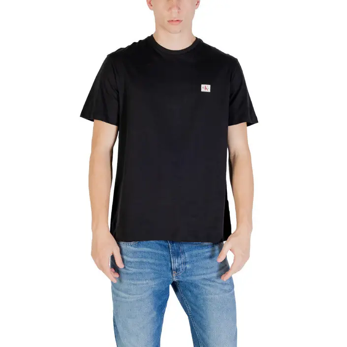 T-Shirt noir à manches courtes et col crêpé