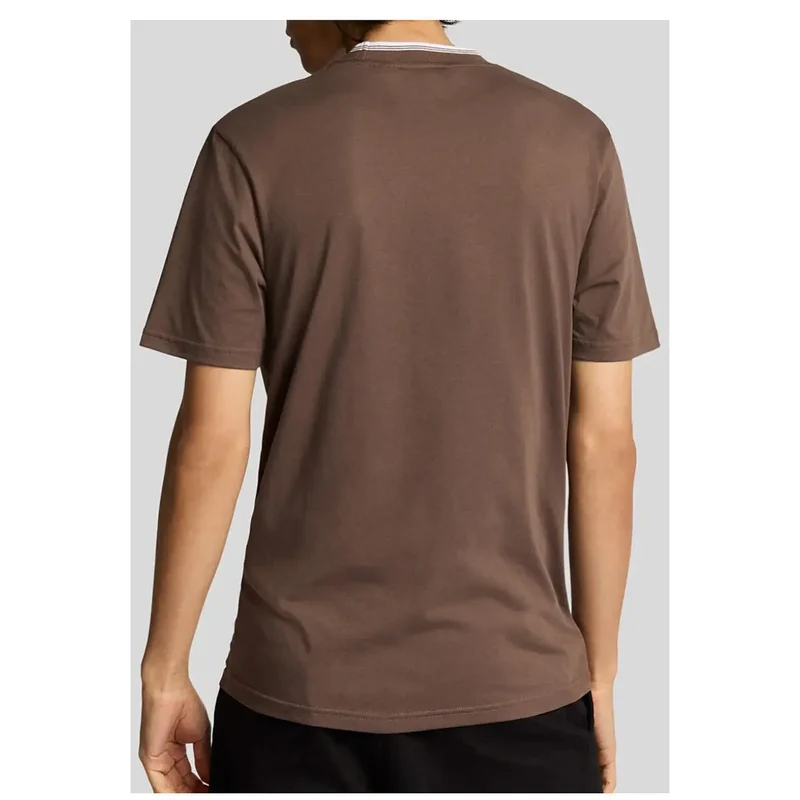 T-shirt marron à manches courtes et col rayé blanc