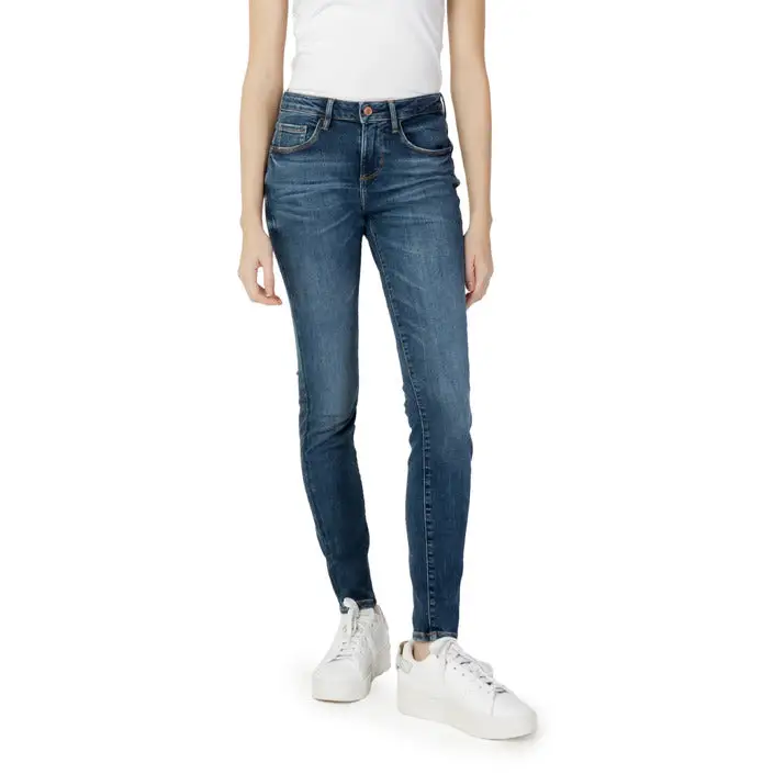 Guess Jean bleu à effet usé pour femme