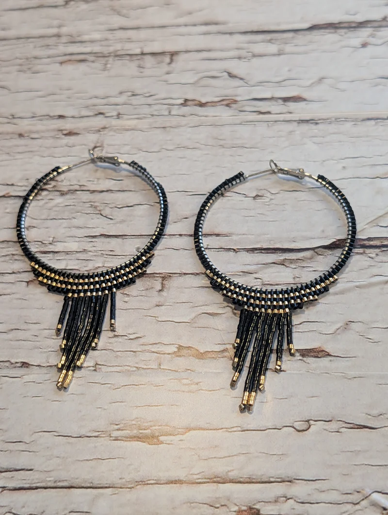 Boucles d'oreilles Créoles Noires & Dorées à Franges