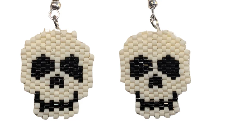 Boucles d'oreilles Pendantes — Crâne d'Ivoire