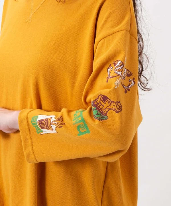 T-shirt à manches longues à motif d'art urbain indien