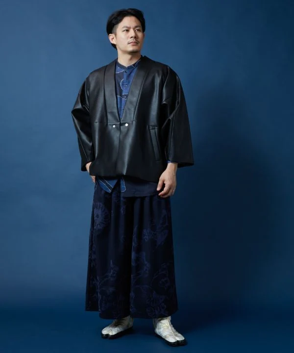 FUKUJIKAKU - T-shirt imprimé Kanji artistique