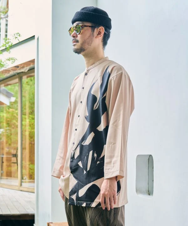 FUKUJIKAKU - T-shirt imprimé Kanji artistique