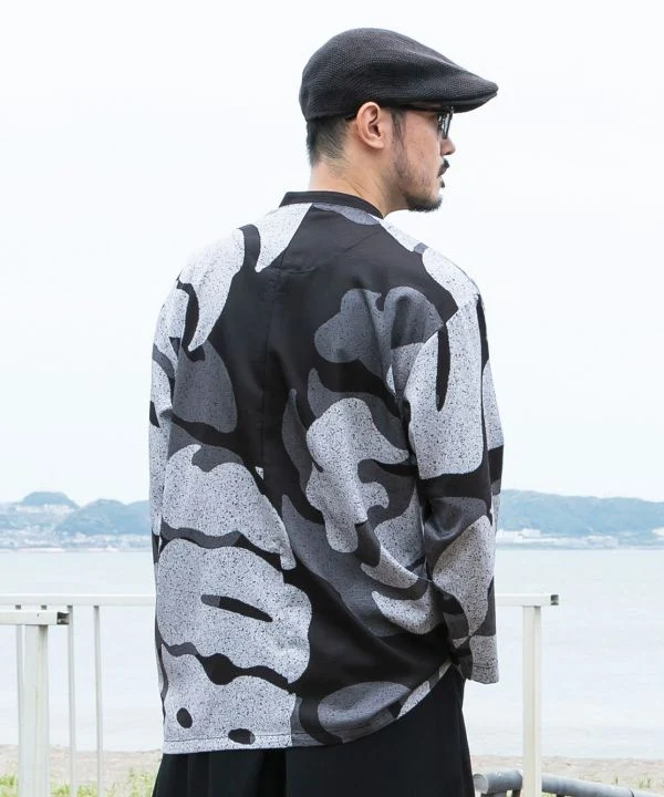 FUKUJIKAKU - T-shirt imprimé Kanji artistique