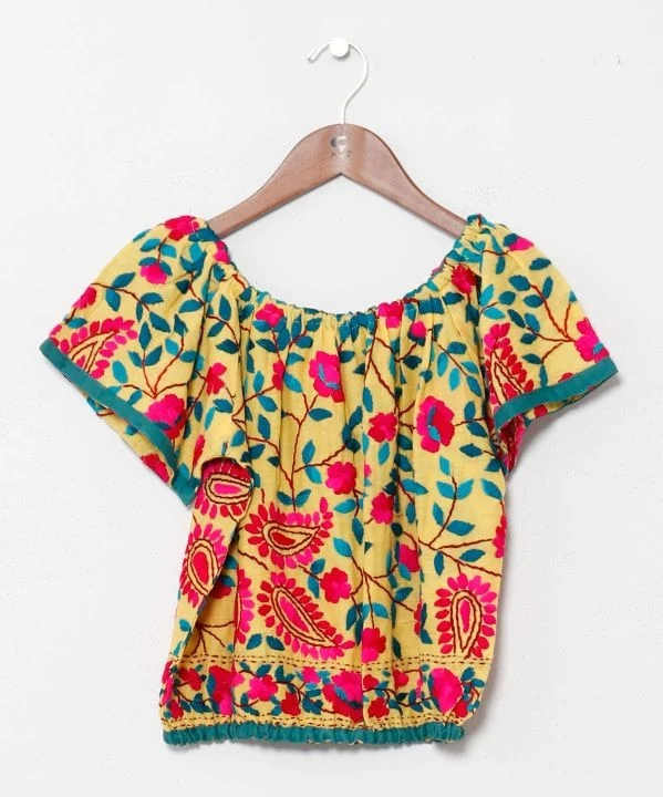 Crop top brodé de fleurs