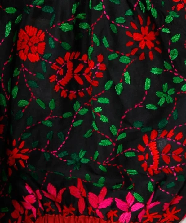 Crop top brodé de fleurs