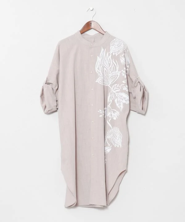 Chemise longue à col montant à motifs